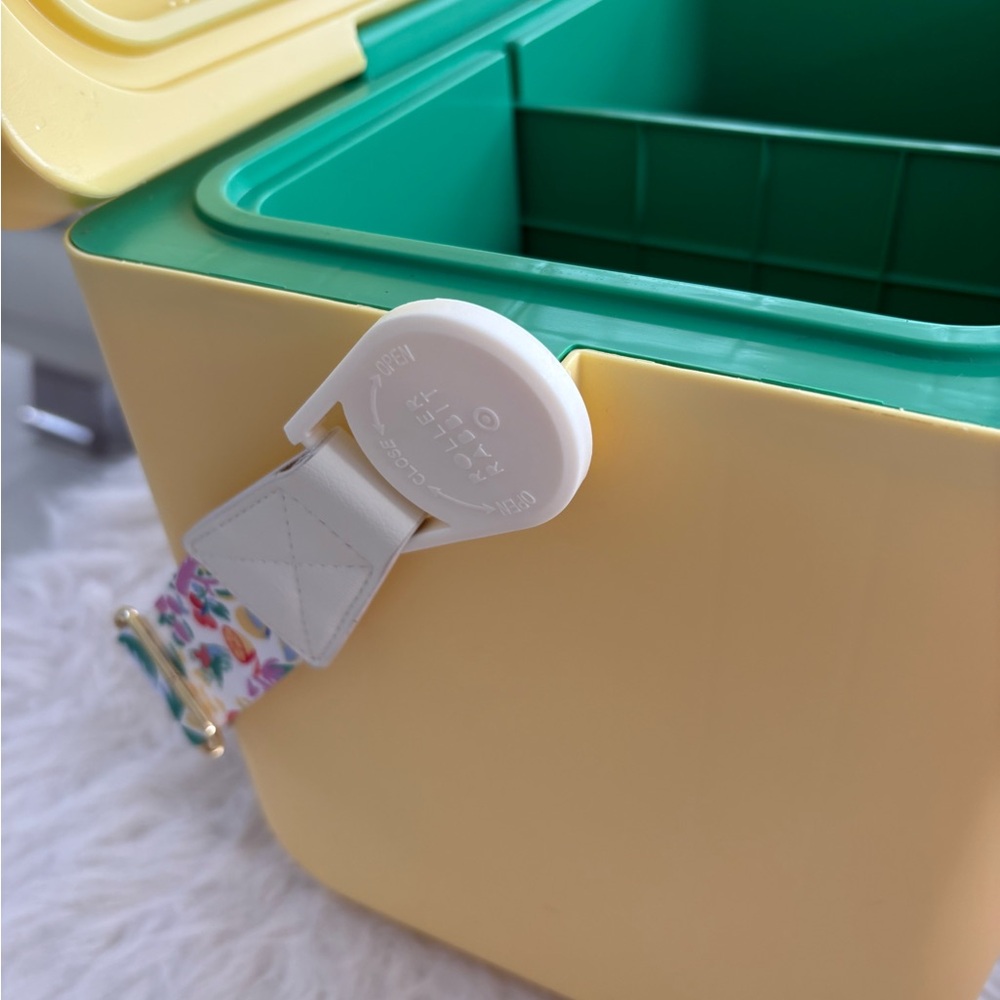 Roller Rabbit Target collaboration- hardside cooler - Picture 3 of 4